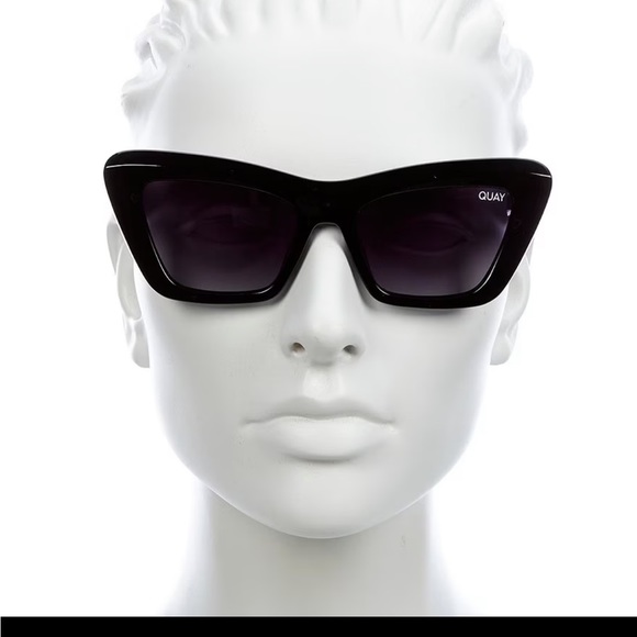 COPY - Quay polarized - Picture 2 of 5